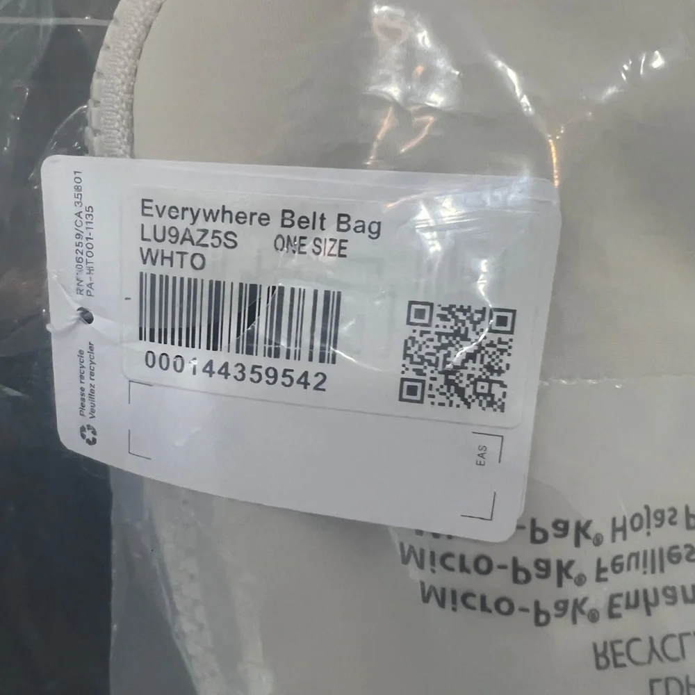 Lululemon everywhere belt bag White Opal with extendable strap - Picture 4 of 6